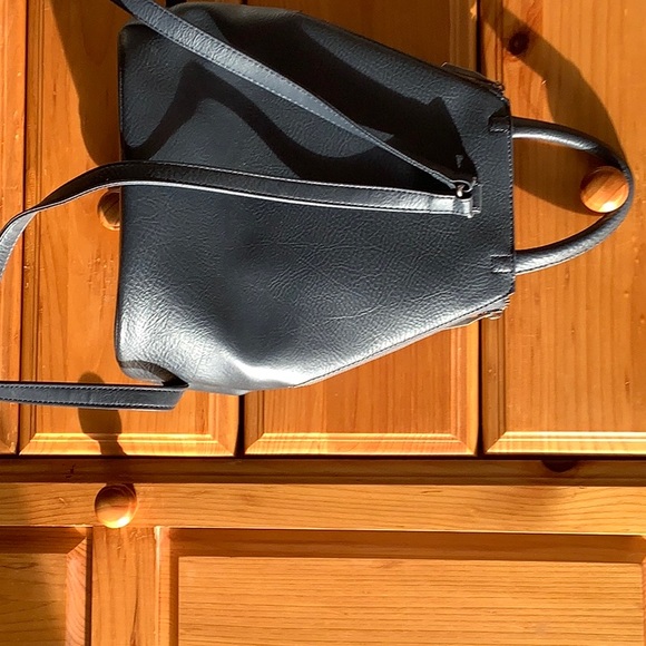 Navy blue small knapsack - Picture 2 of 2